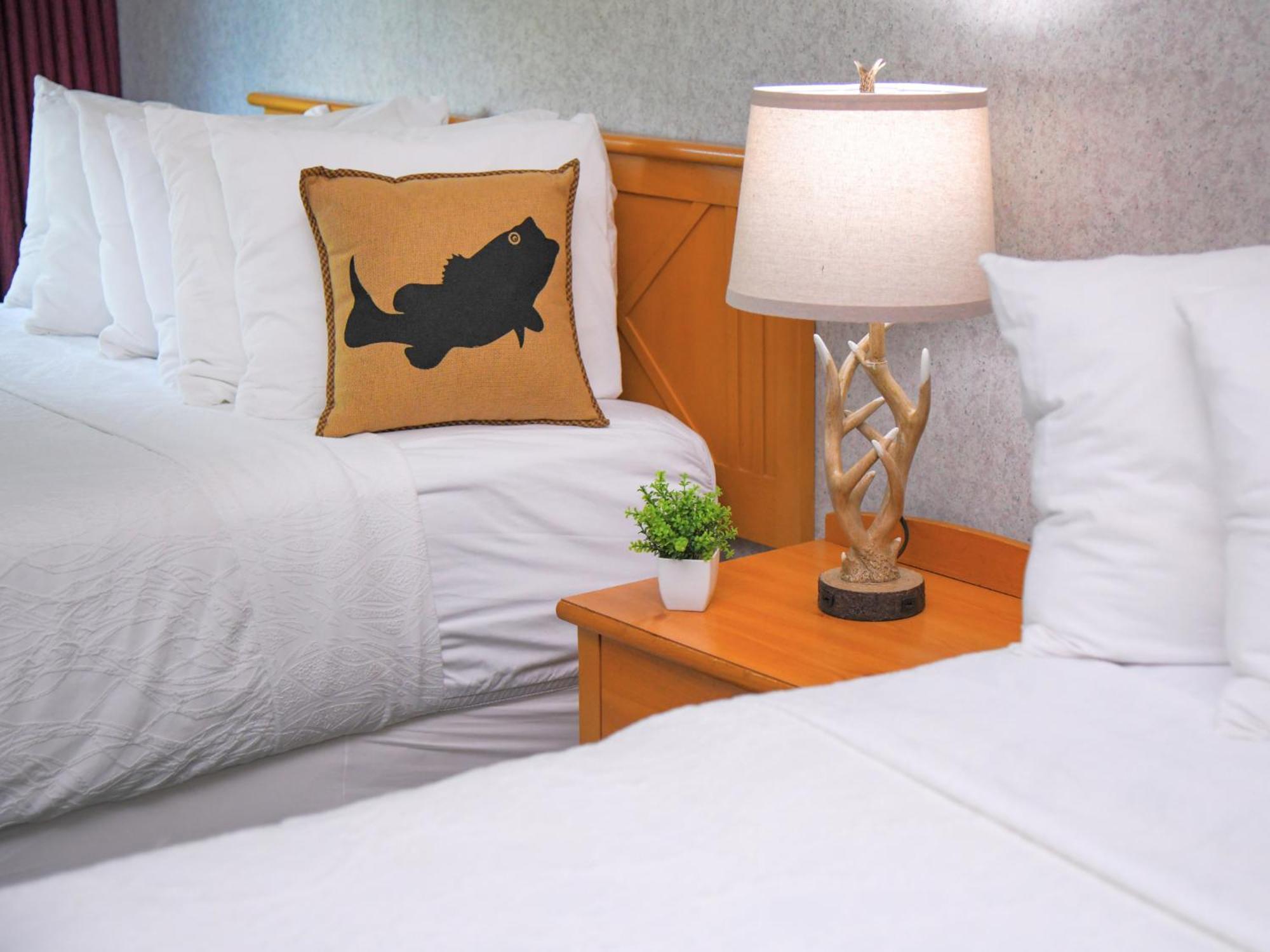 Potawatomi Inn & Cabins แองโกลา ภายนอก รูปภาพ